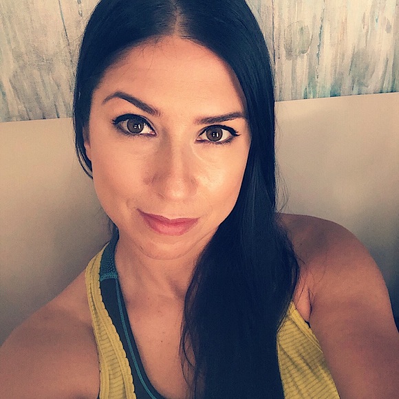 Meet your Posher, Danielle - Picture 1 of 1